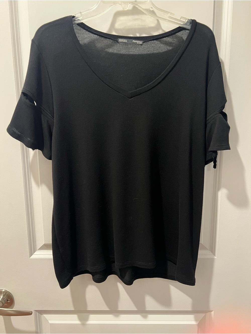 Tresics Black V-Neck Short Sleeve Top